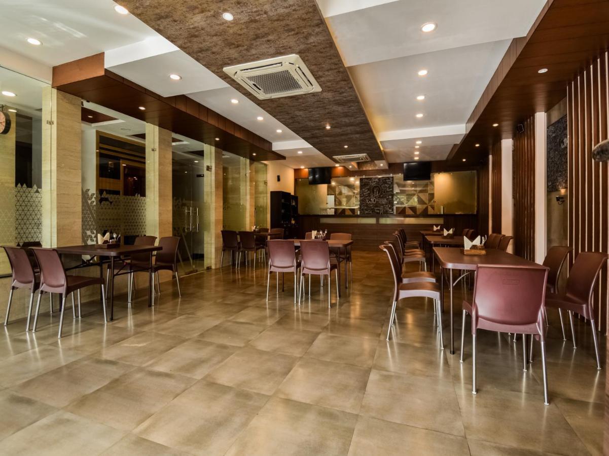 Capital O 36319 10 Square Hotel Jaipur