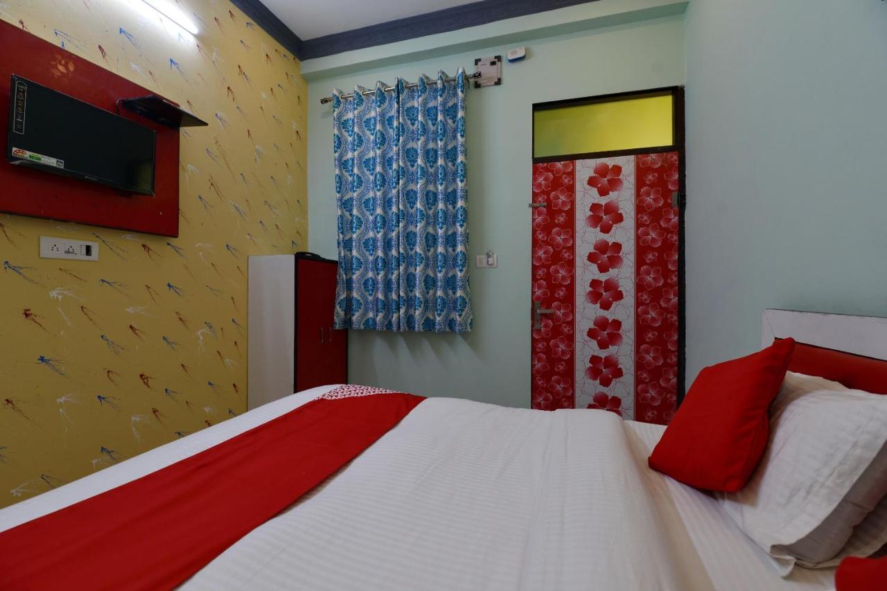 Oyo 12505 Mj Hotel 3*