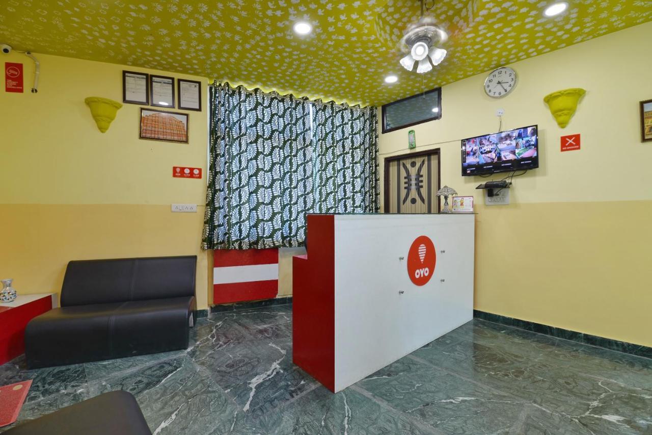 Oyo 12505 Mj Hotel