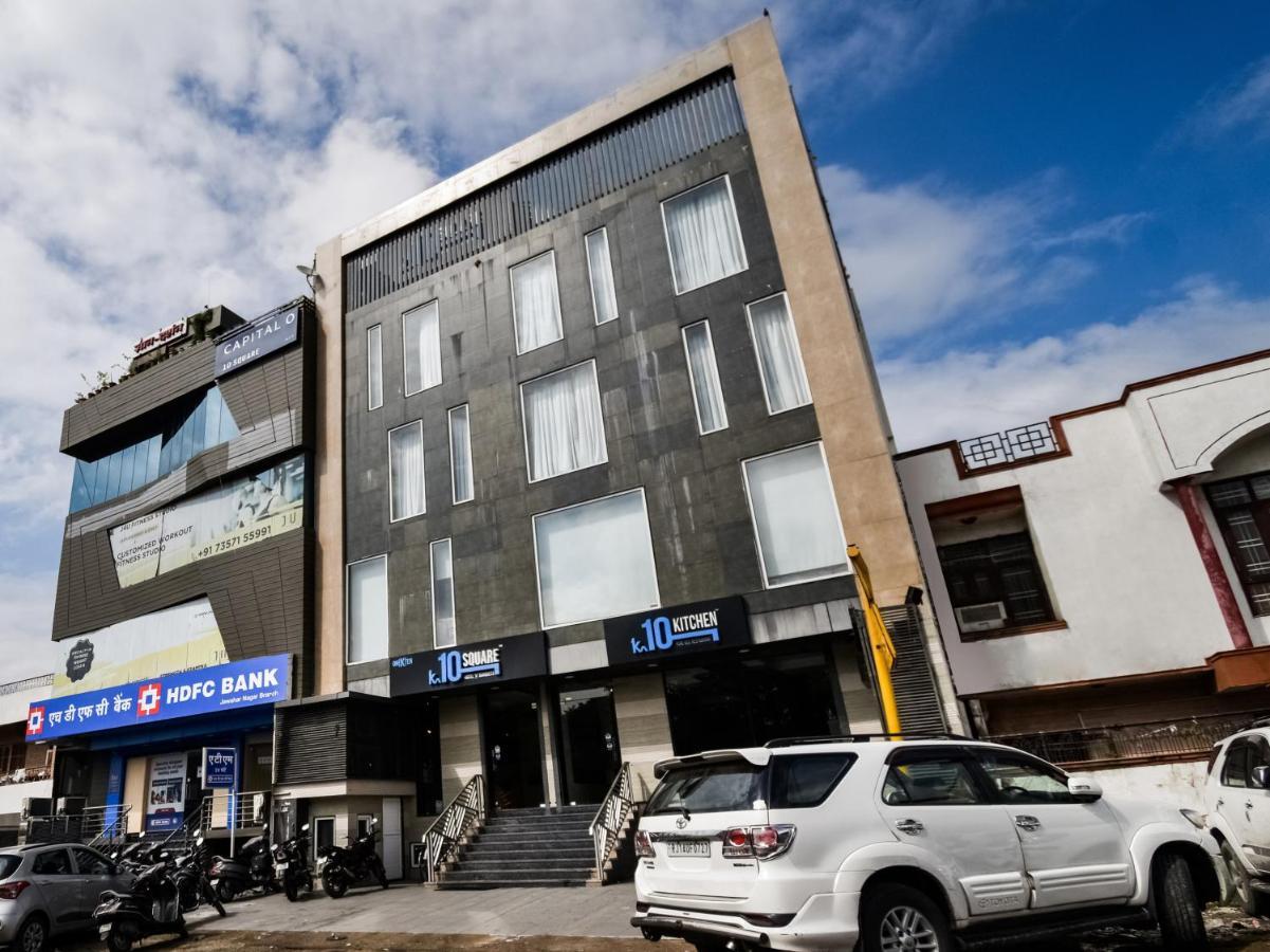 Hotel Capital O 36319 10 Square