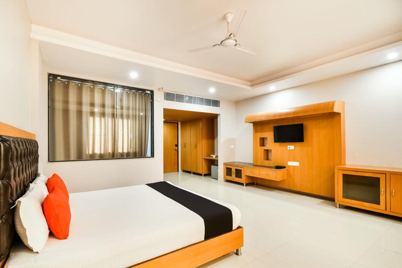 Townhouse 652 Royal Akshayam Hotel 4*