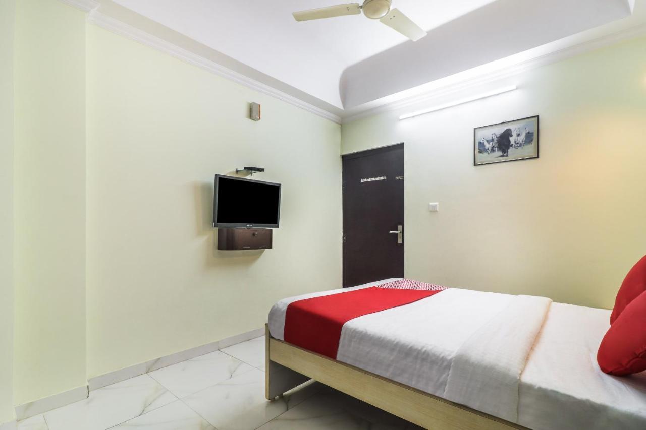 Oyo 783 Om Hotel 3*