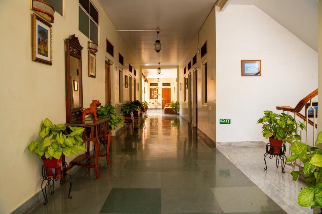 Hotel Tara Niwas 3*