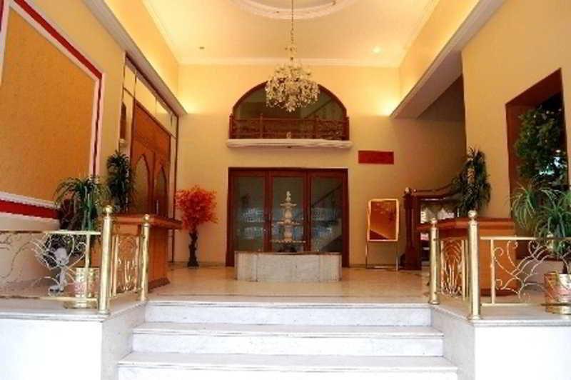 Capital O 18907 Apex Intercontinental Hotel 3*