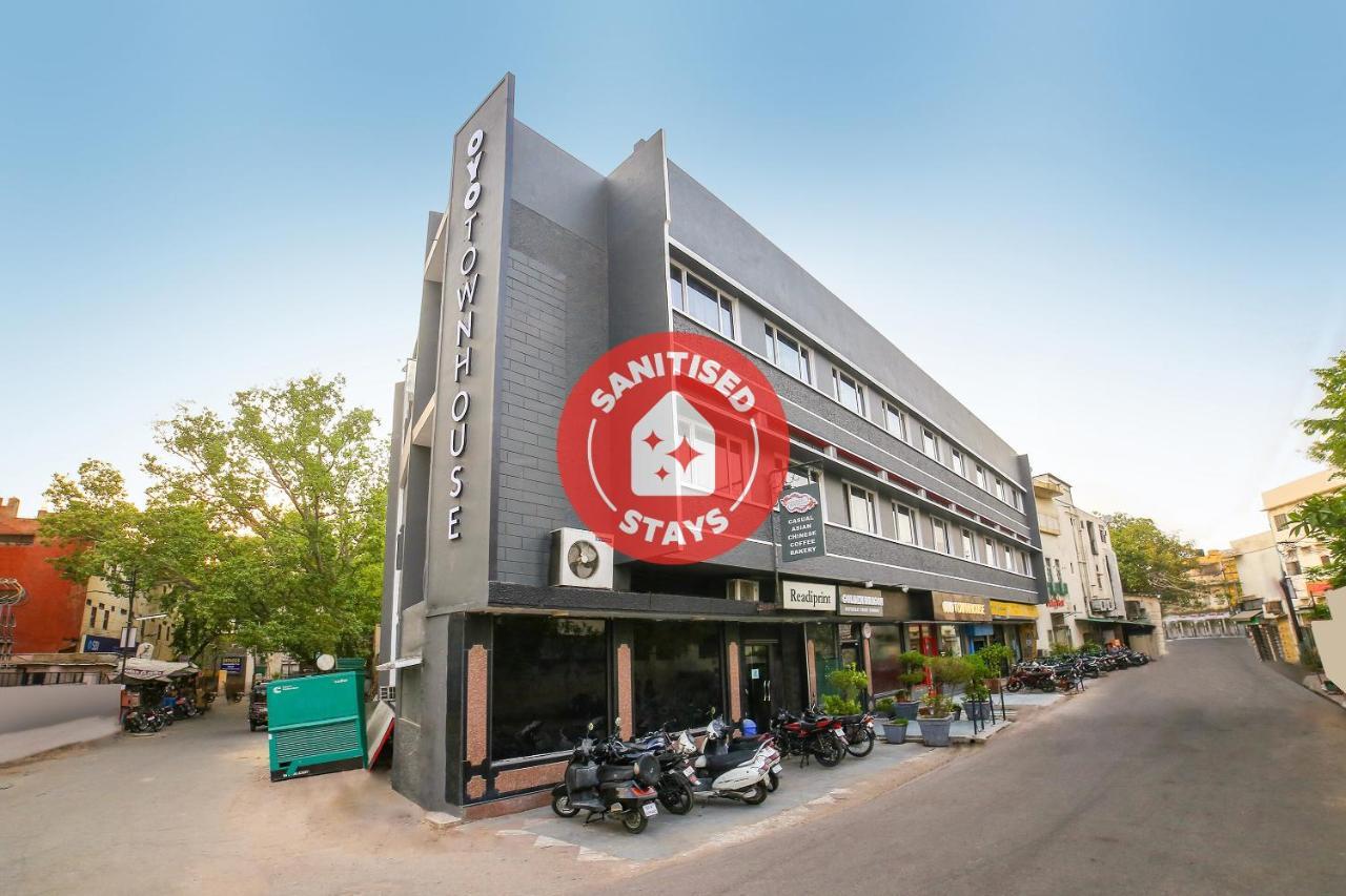 Oyo Townhouse 110 Mi Road Hotel