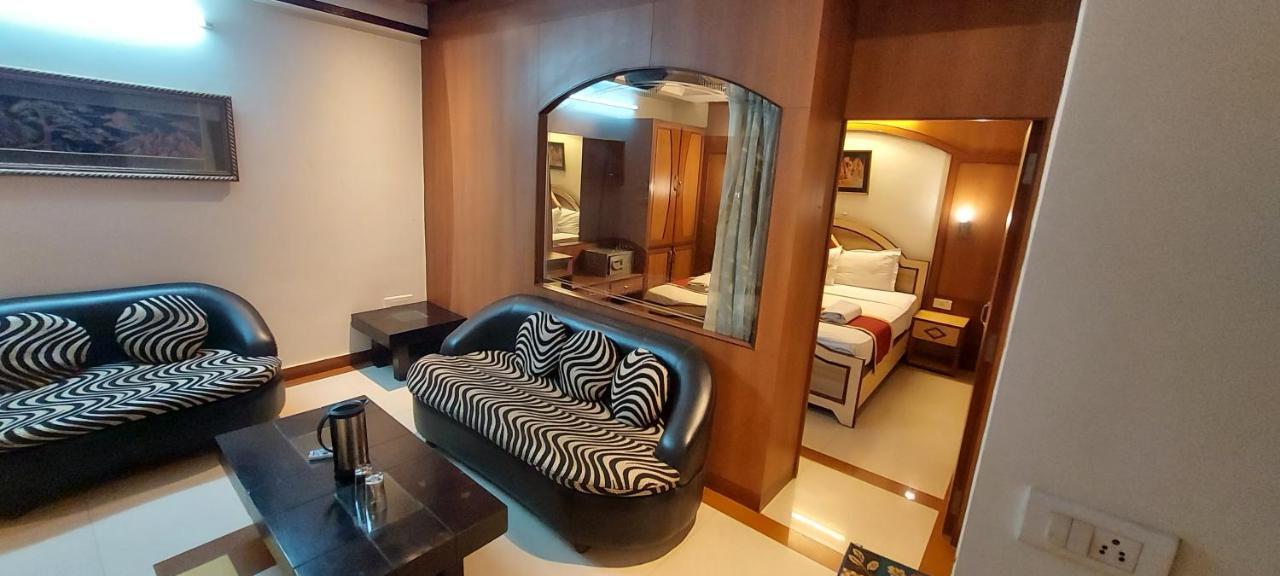 Kings Corner Hotel 3*