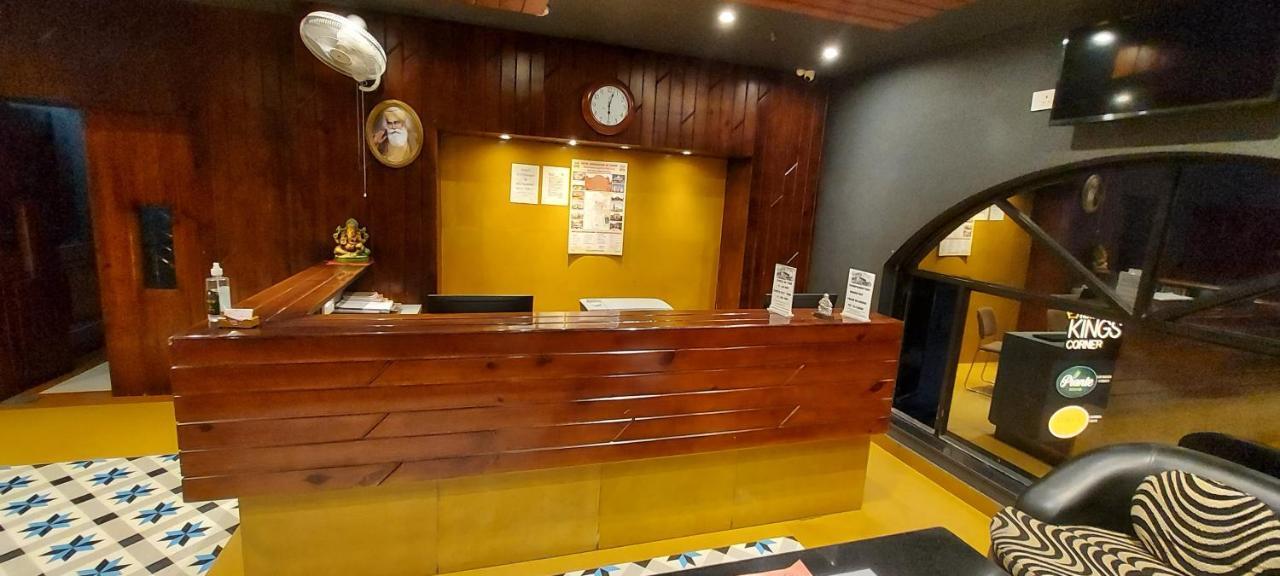 Kings Corner Hotel 3*