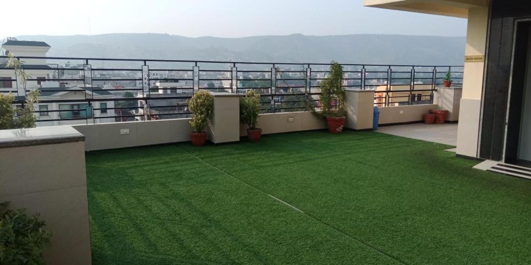 Royal View 3*