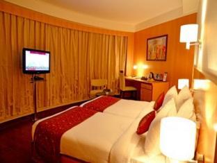 The Theme, Hotel