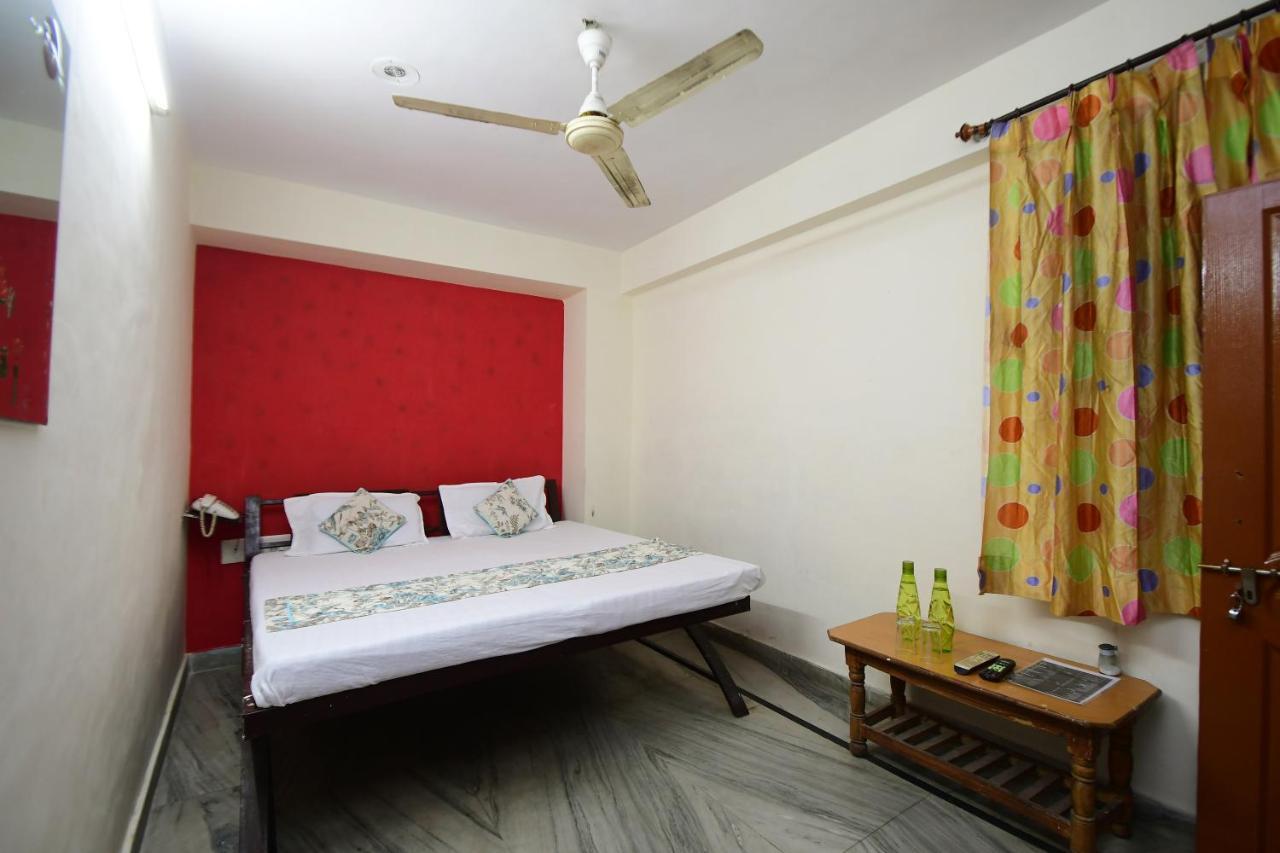 Hotel New India 3*