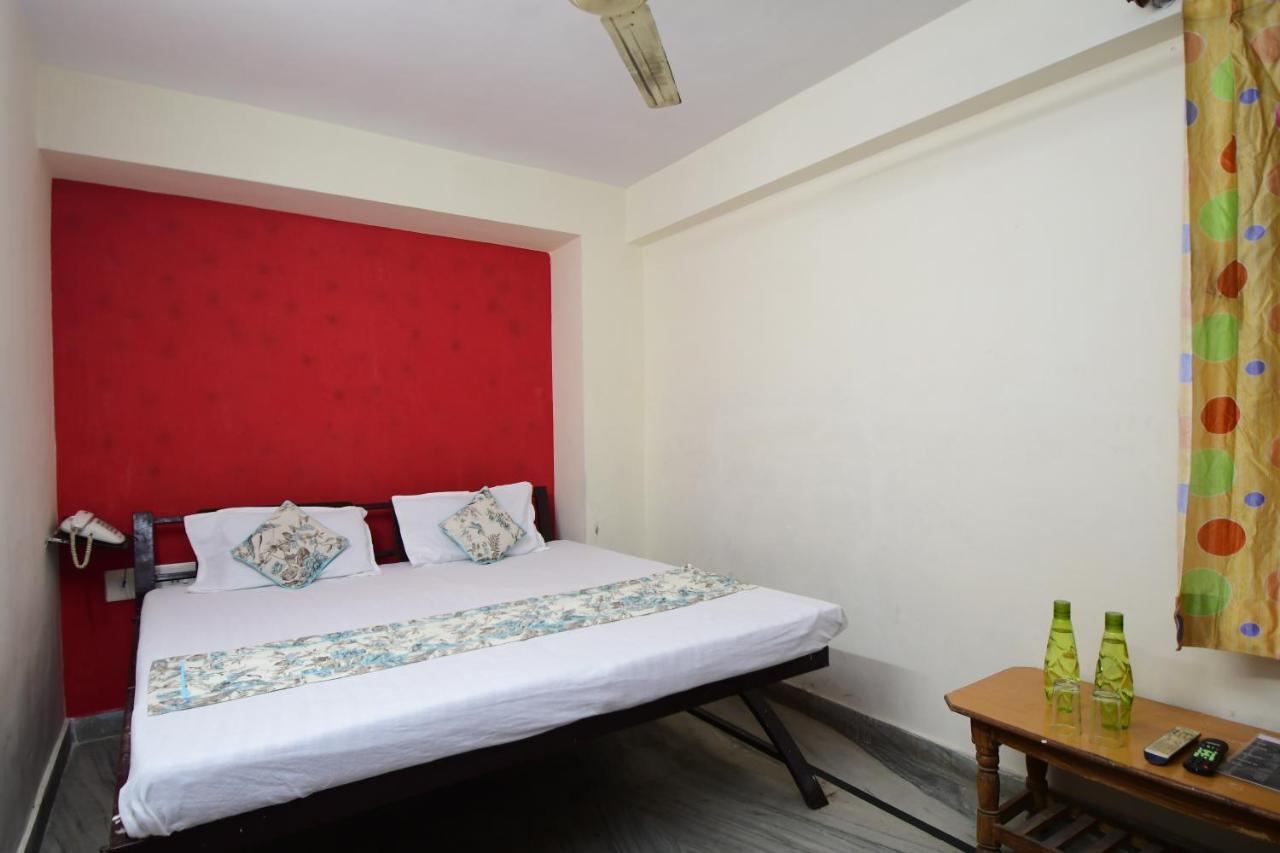 Hotel New India 3*