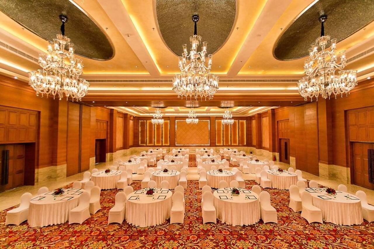 Hotel The Lalit Traveller- Airport