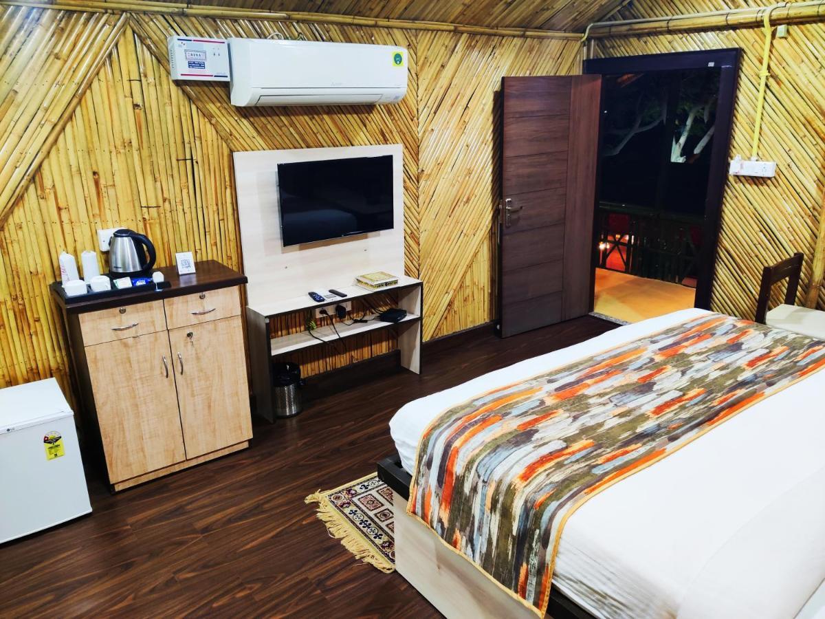 Bamboo Castle Hotel 3*