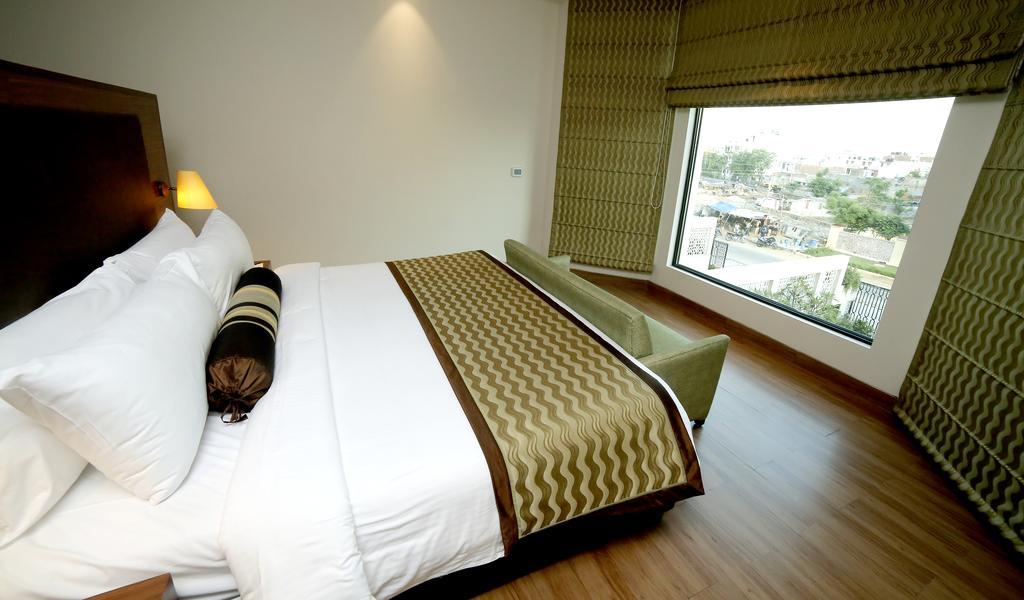 The Lalit Traveller- Airport 3* Jaipur