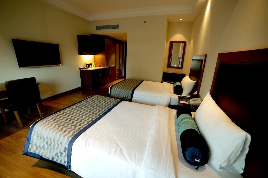 The Lalit Traveller- Airport Hotel 3*