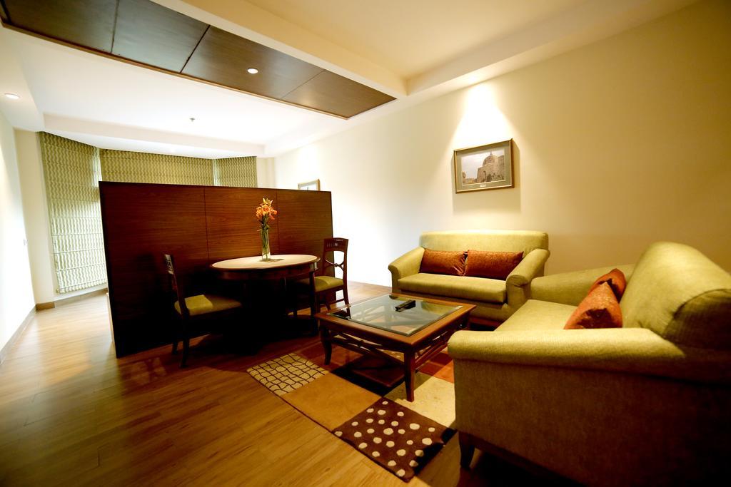 Hotel The Lalit Traveller- Airport Jaipur
