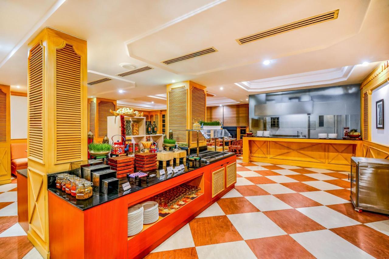 Club Mahindra *