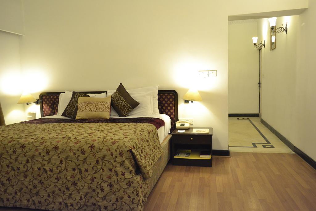 Hotel Ashok 4*