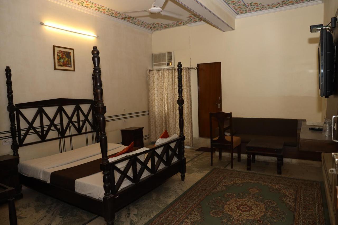 Raghuraj Palace Hotel Jaipur