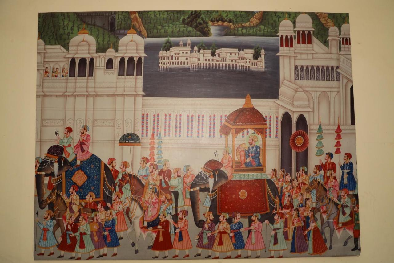 Raghuraj Palace Hotel 3*