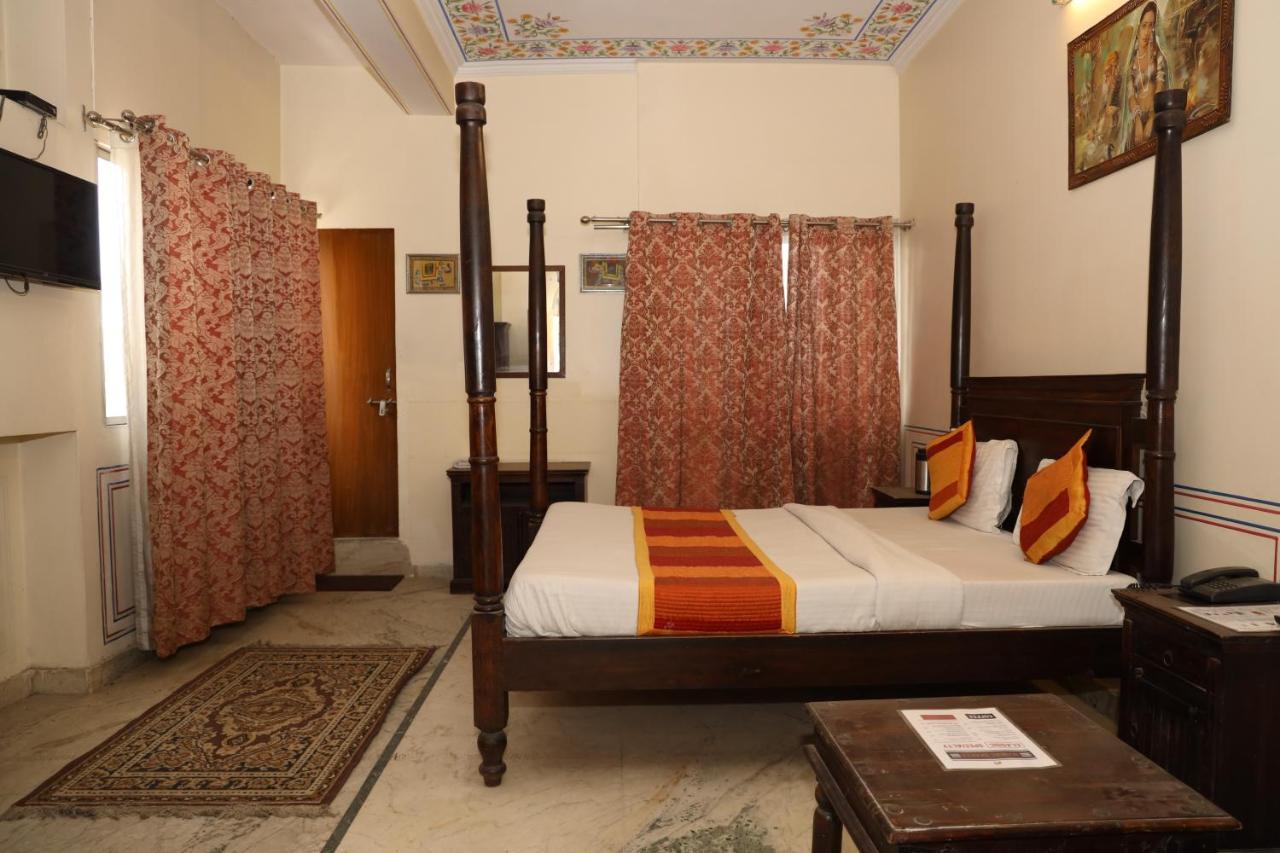 Raghuraj Palace 3* Jaipur