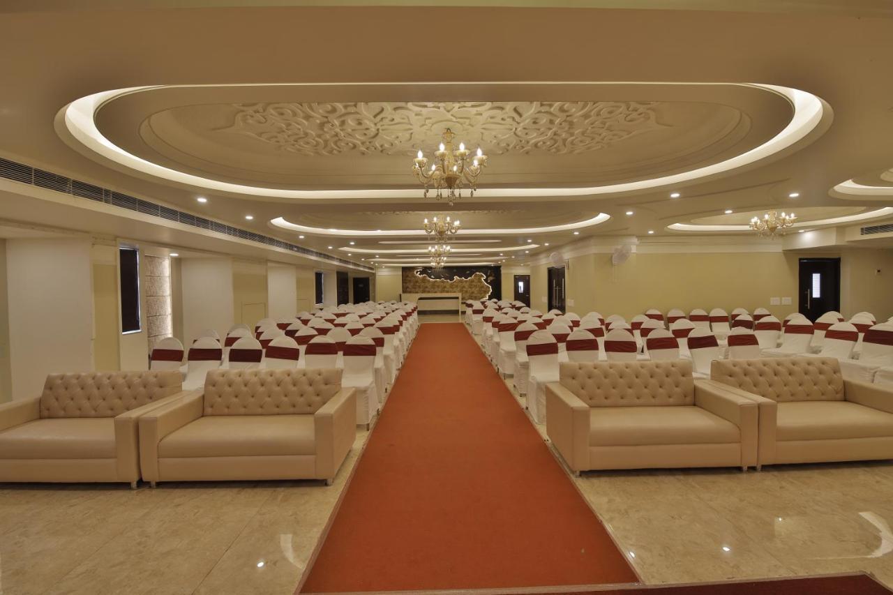 Hotel Grand Safari