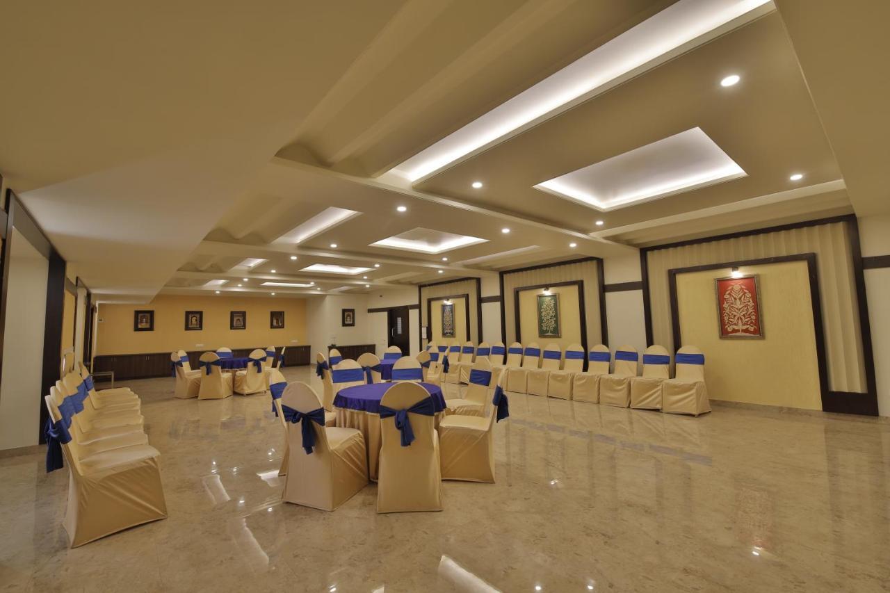 Hotel Grand Safari