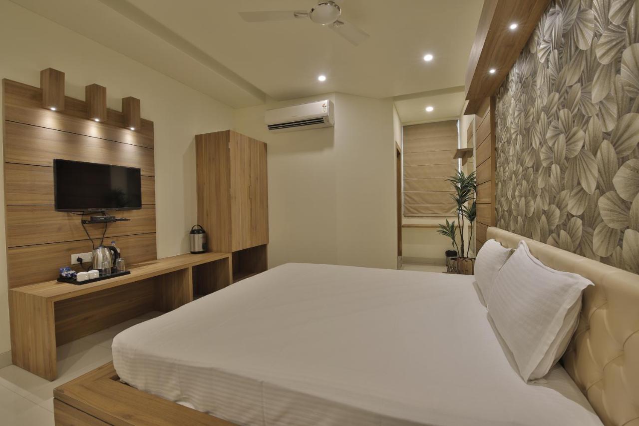 Hotel Grand Safari