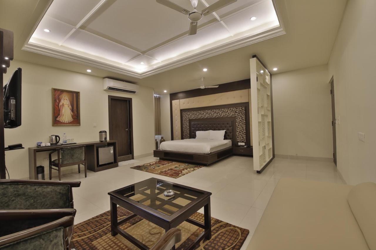 Hotel Grand Safari 3*