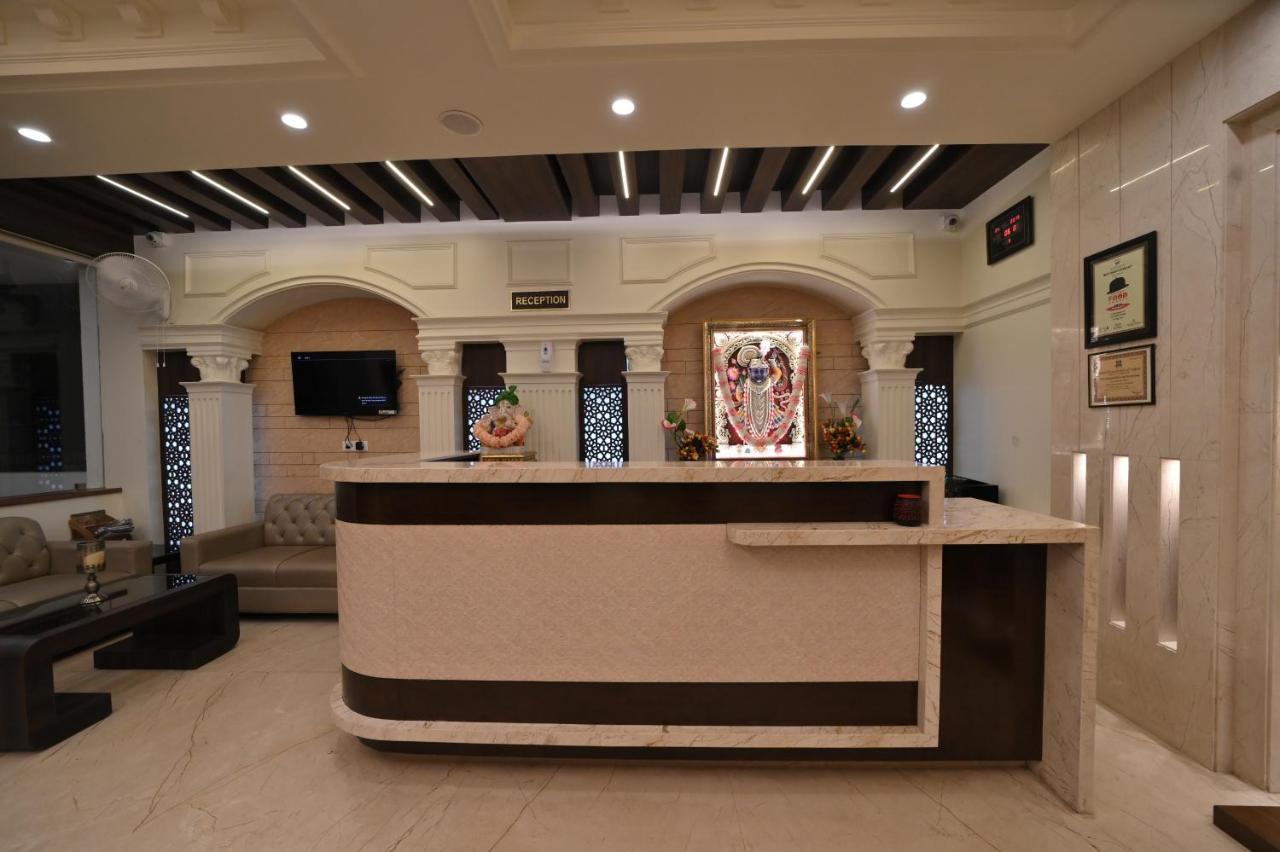 Grand Safari Hotel