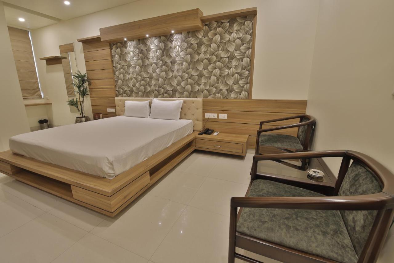 Grand Safari Hotel Jaipur