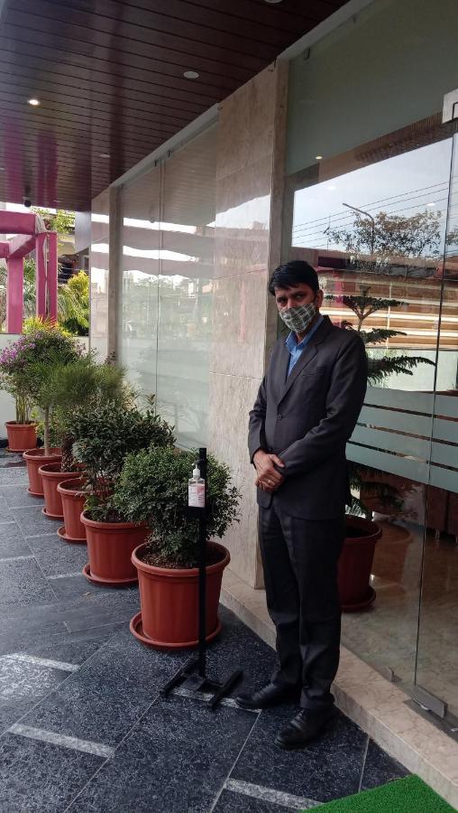 Dvij Hotel