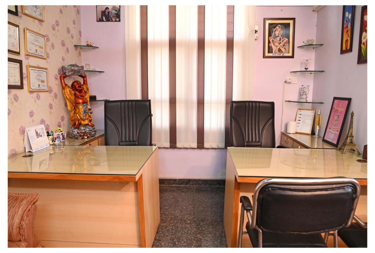 Sohana's - Work Friendly Near International Airport Apartment