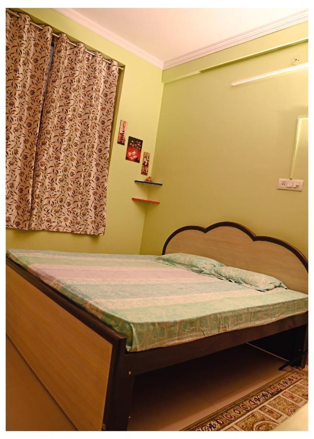 Sohana's - Work Friendly Near International Airport *