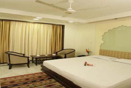 Aashish Hotel 2*