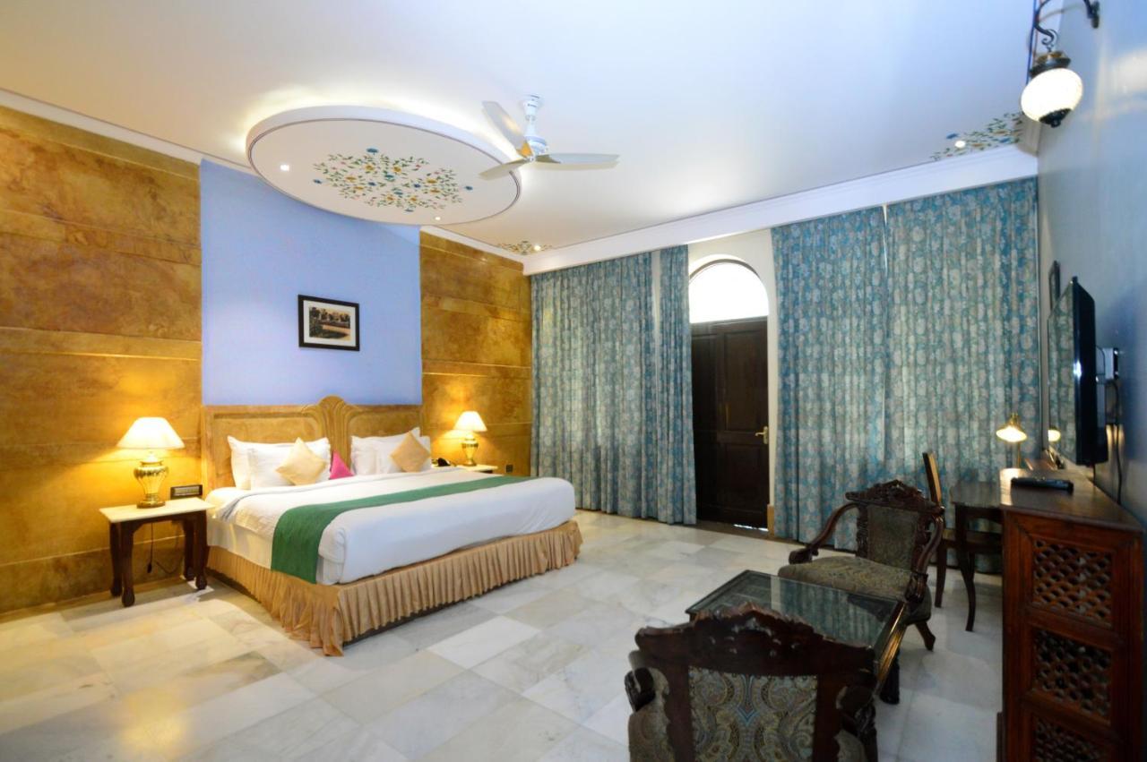 Talai Bagh Palace 4*