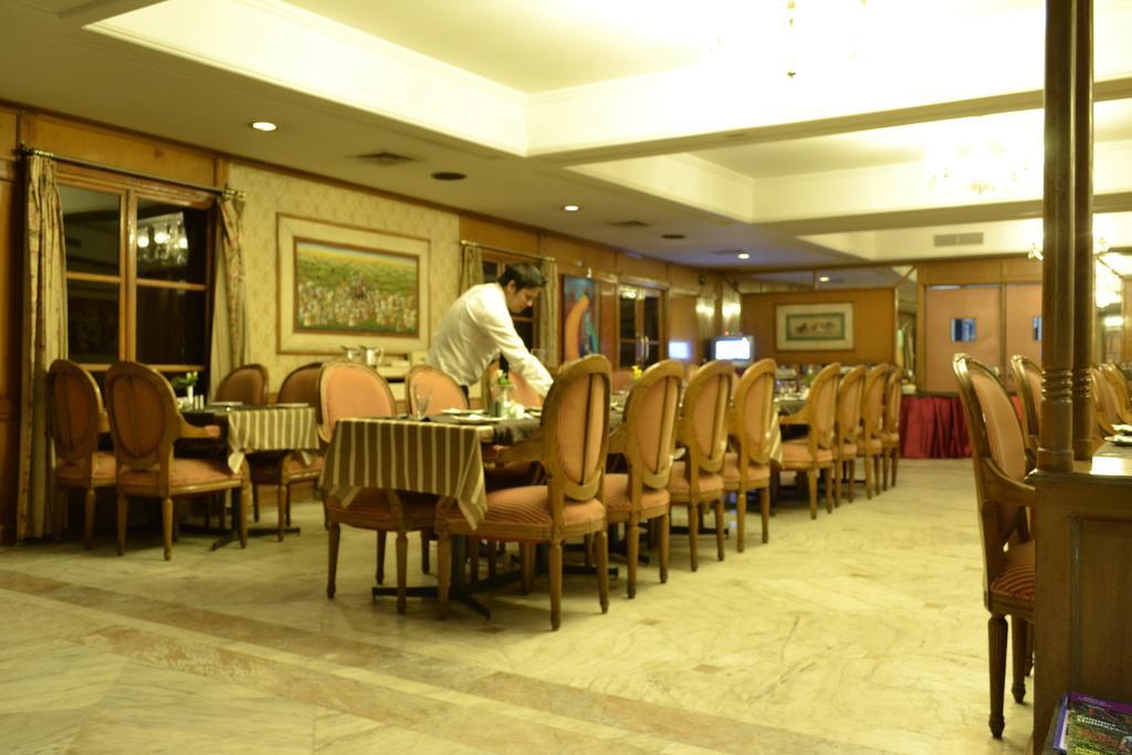 Hotel Ashok 4*