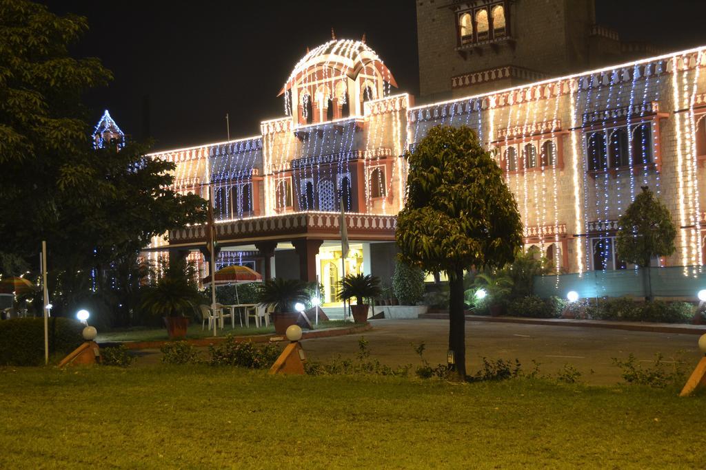 Ashok Hotel 4*