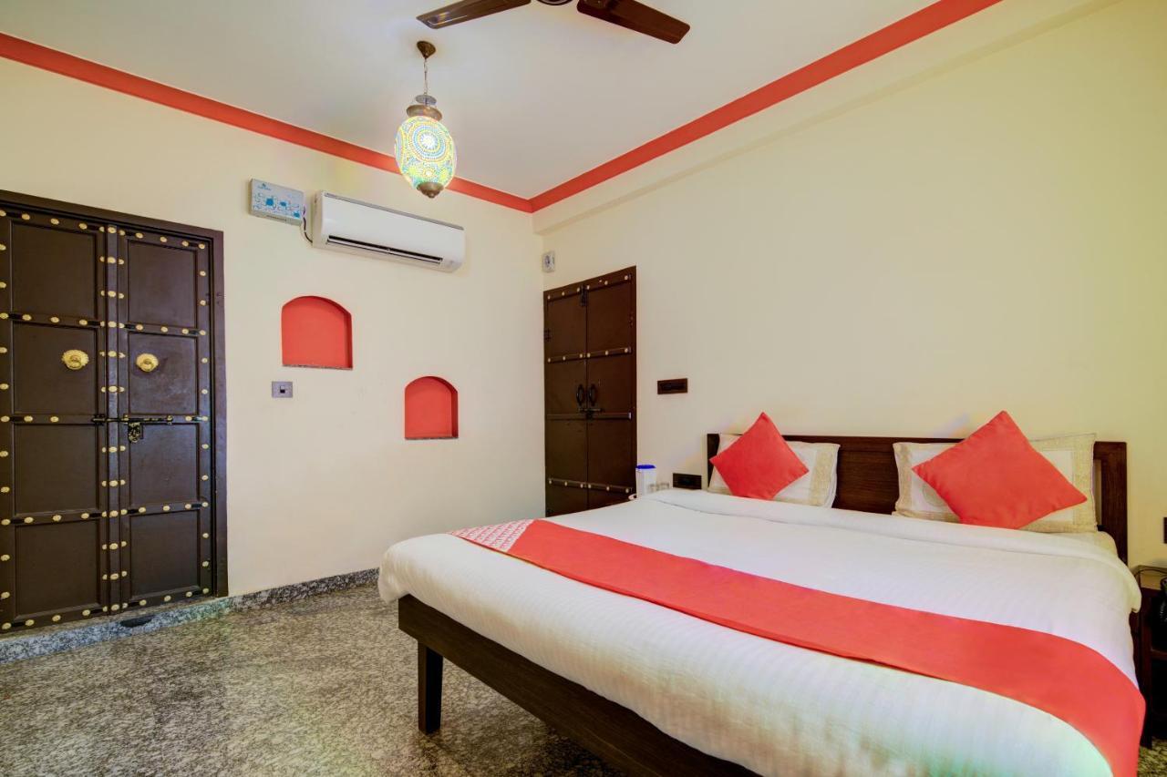 Oyo Flagship 14537 Amer Haveli