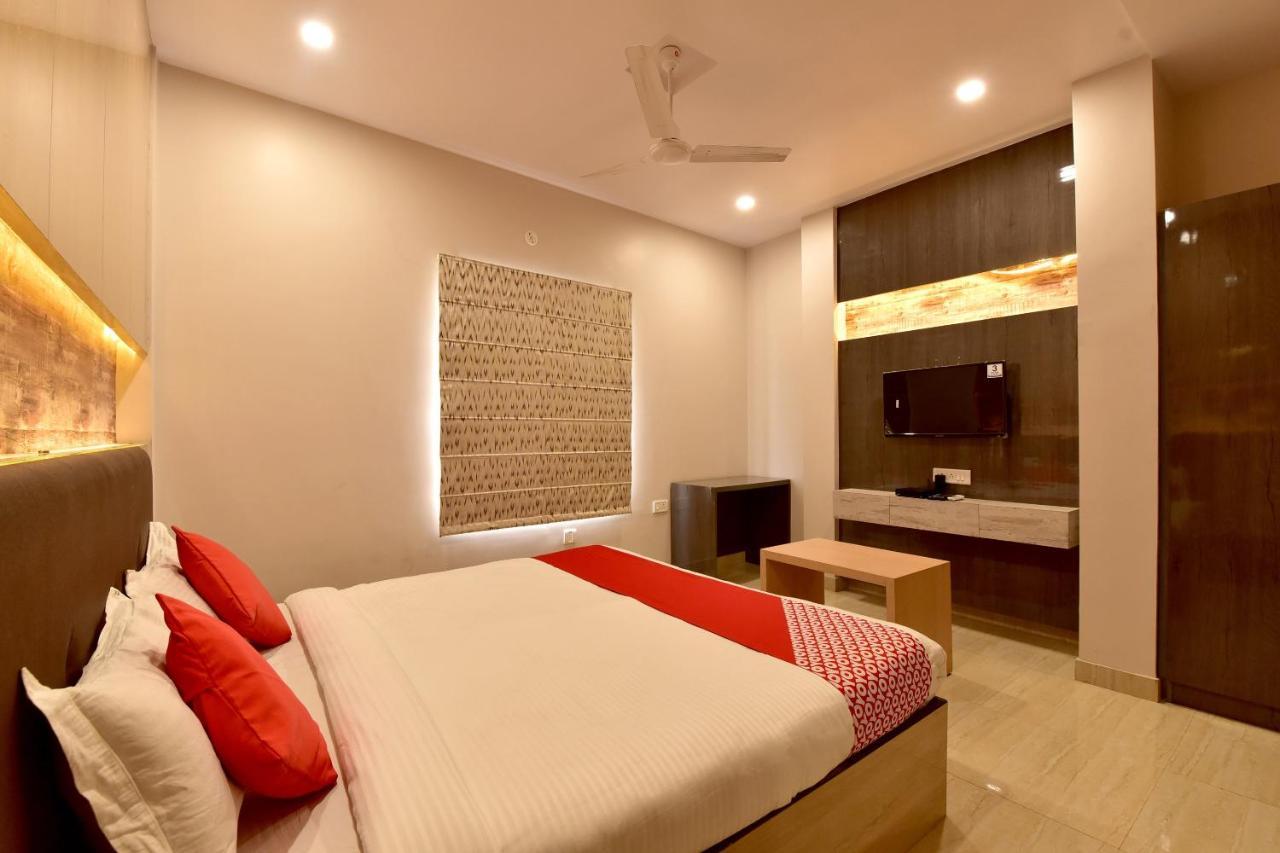 Oyo 23085 Baba Hotel Jaipur