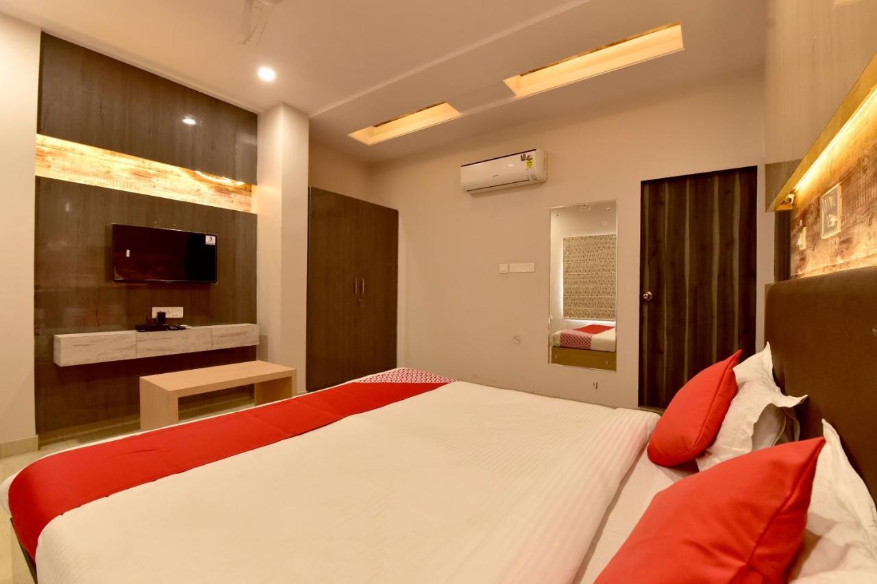 Oyo 23085 Baba Hotel 3*