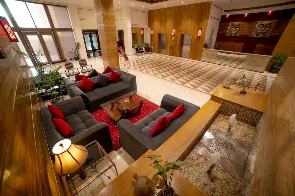 Ramada By Wyndham Jaisinghpura Hotel