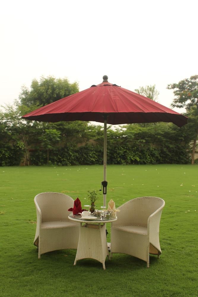 Ramada By Wyndham Jaisinghpura Hotel