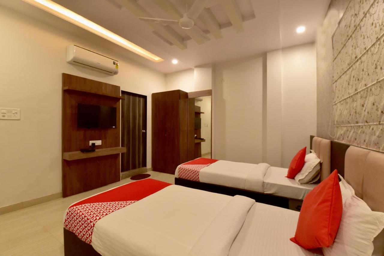 Hotel Oyo 23085 Baba 3*