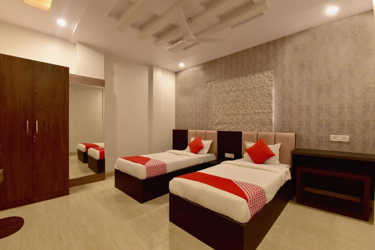 Oyo 23085 Baba Hotel 3*