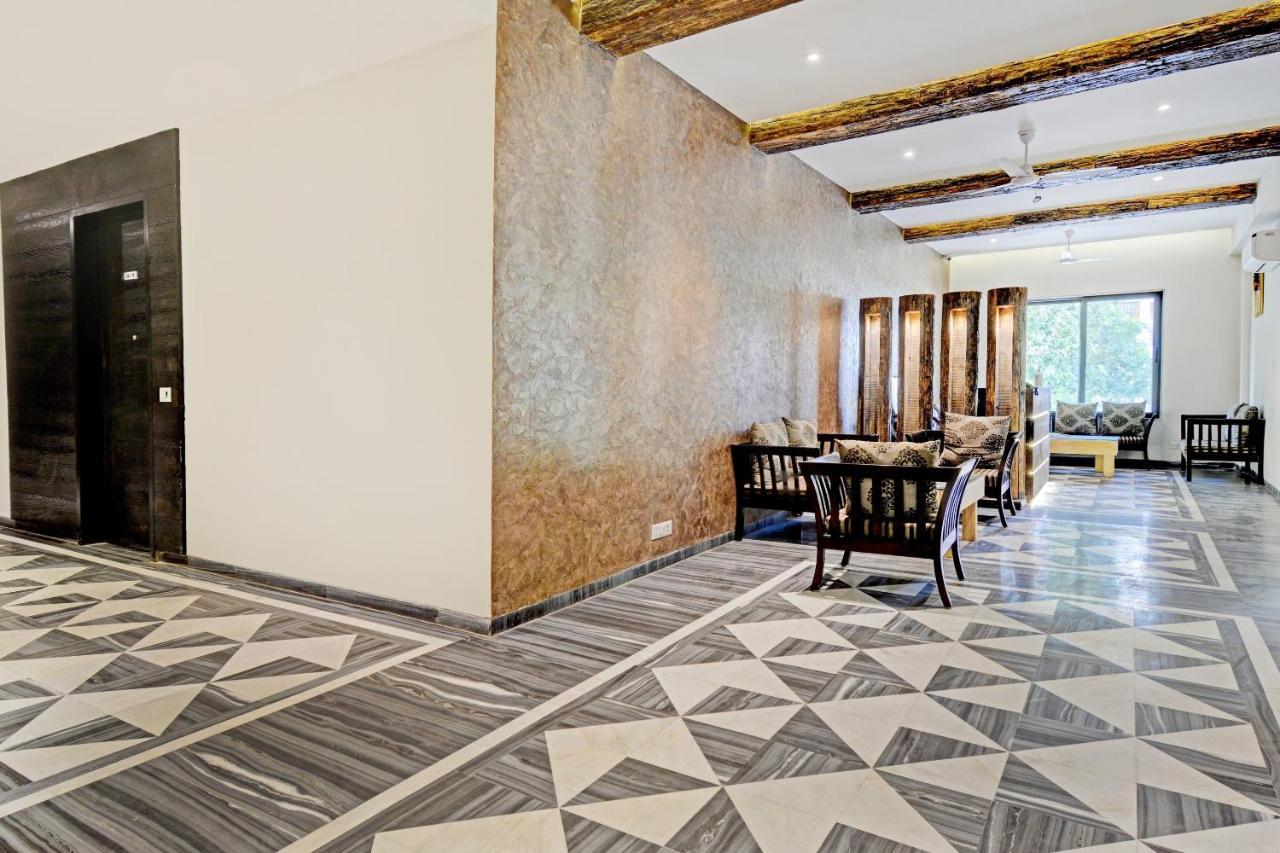 Oyo 80372 Townhouse 413 Hotel