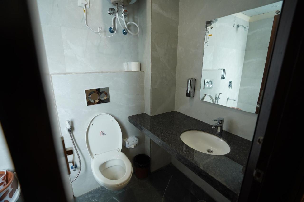Hotel Regal By Rhytham Jaipur