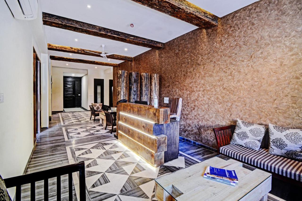 Hotel Oyo 80372 Townhouse 413