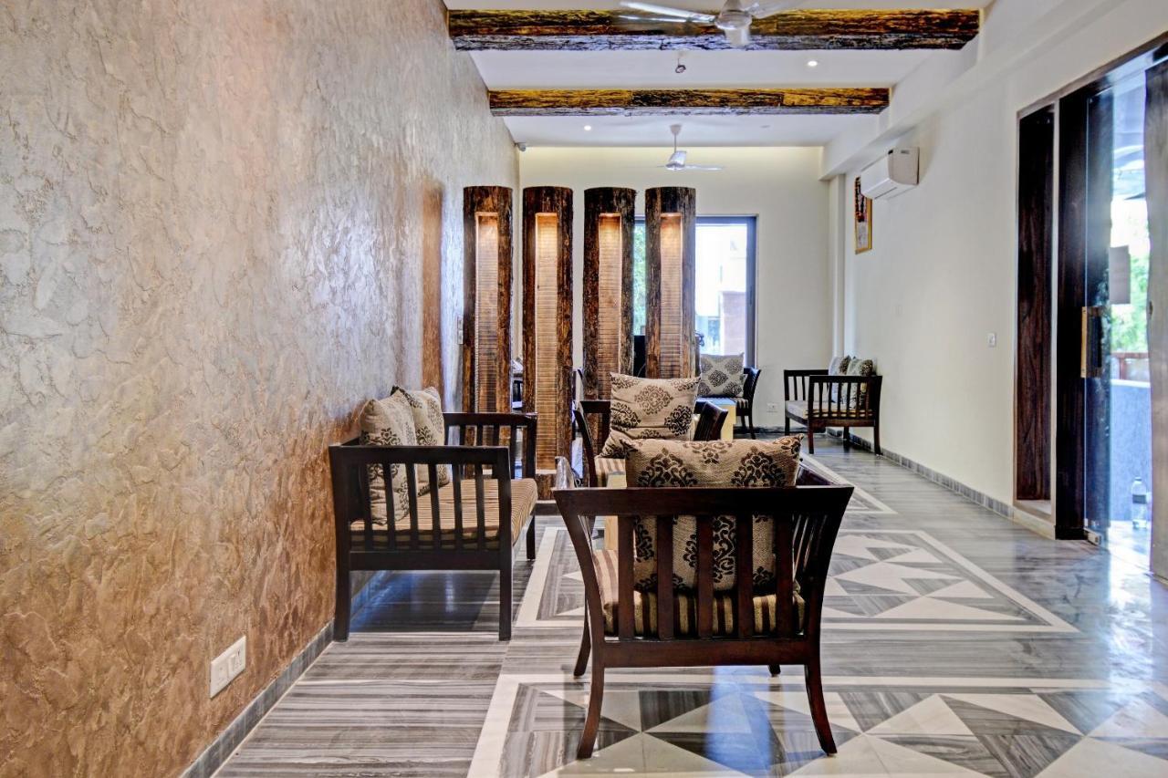 Hotel Oyo 80372 Townhouse 413