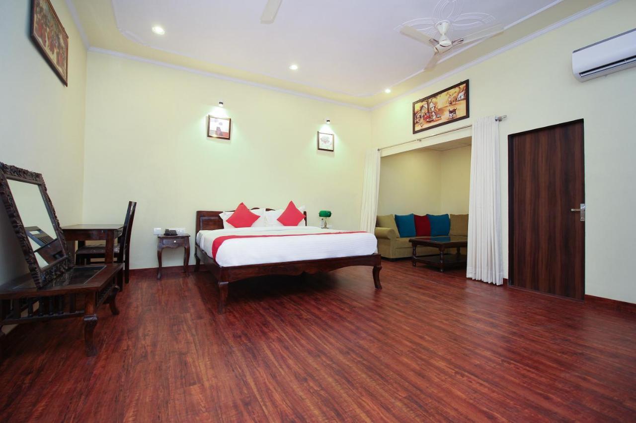 Hotel Oyo 17070 Vrindavan